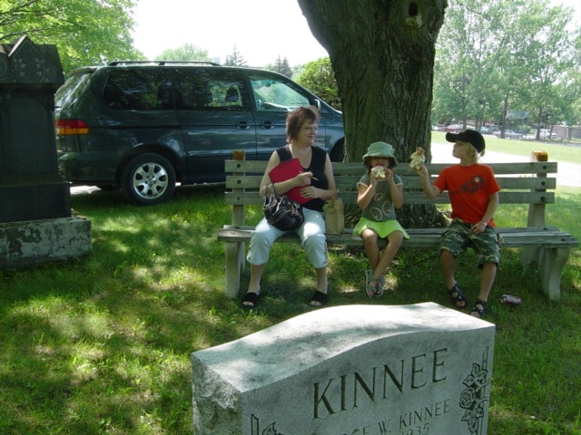 Cemetery-Hunt 640x480
